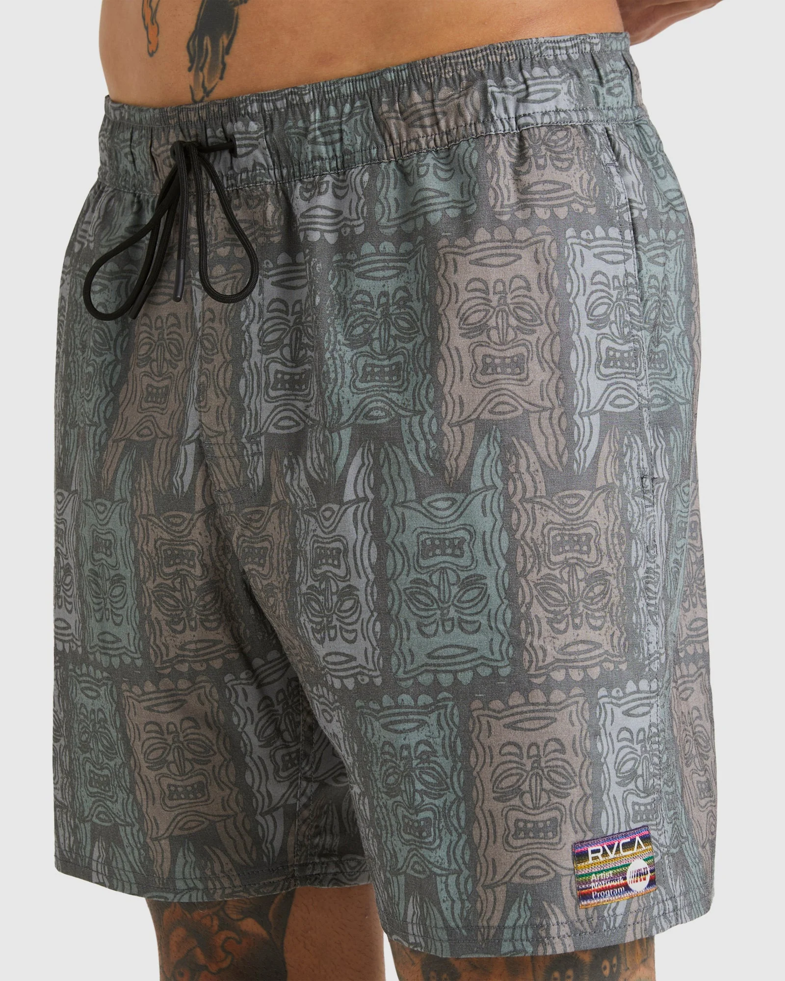 Mens Oblow Tapa 17"Elastic Boardshorts - Image 4