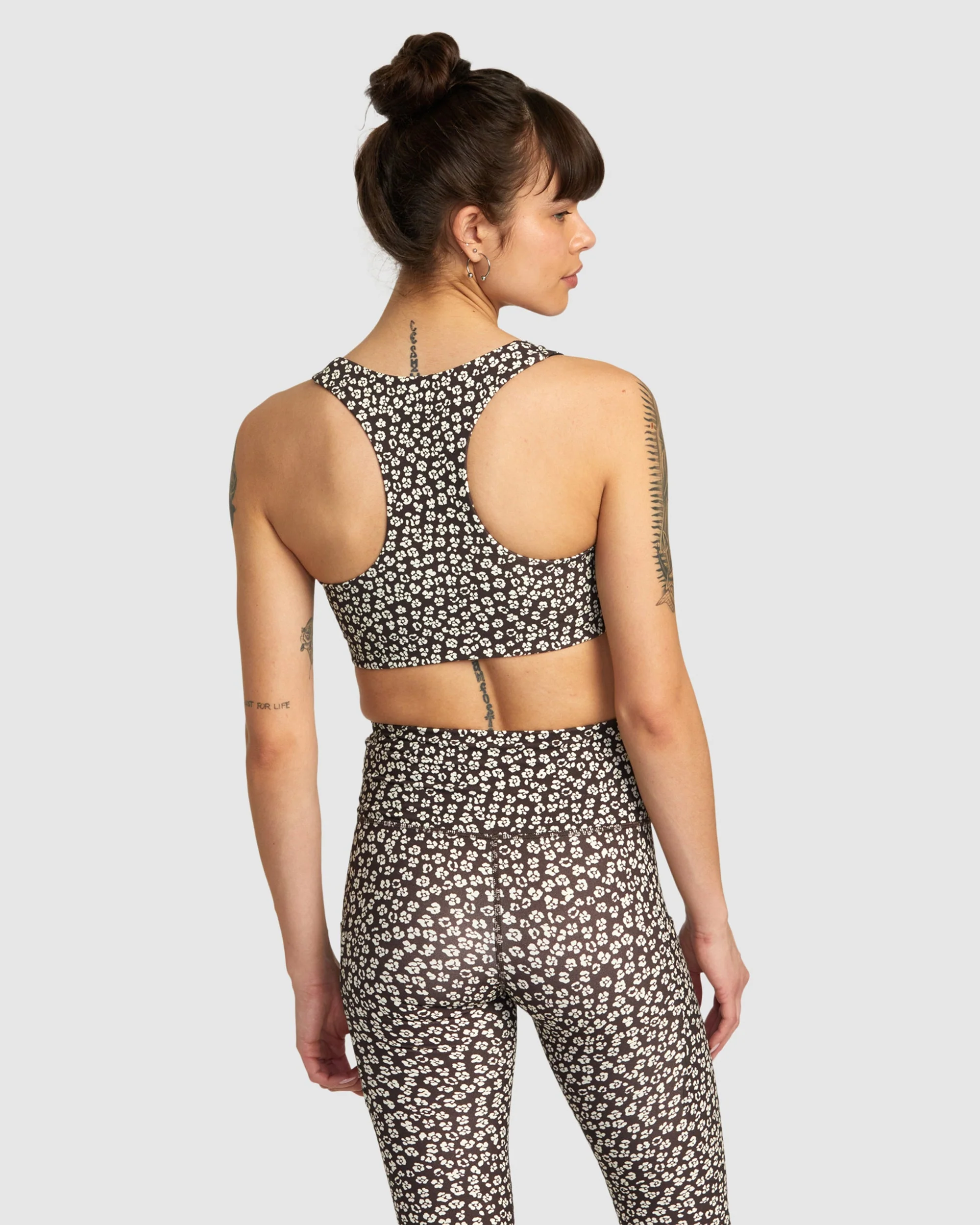 Womens VA Essential Mid Bra - Image 3