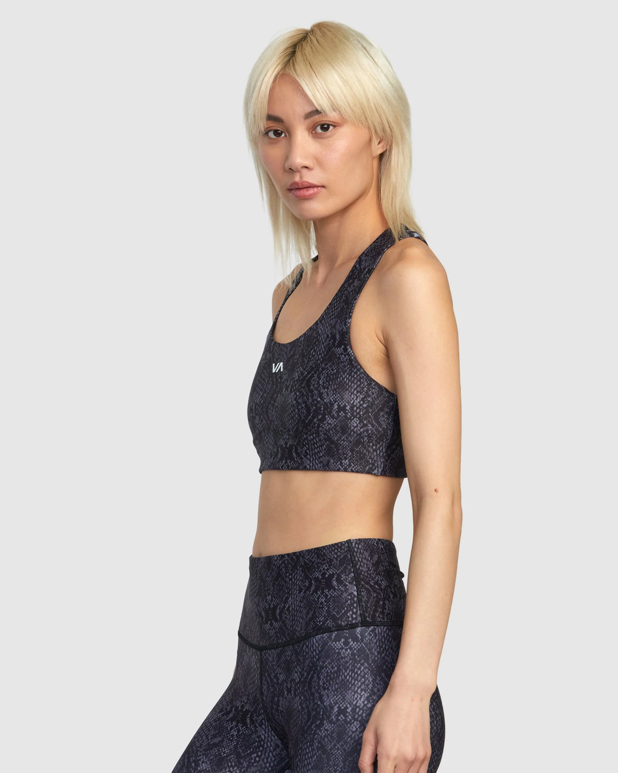 Womens VA Essential Mid Support Bra - Image 6